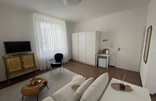 Rhein-Erft-Kreis District Apartment | Superior Apartment: City location Museums Castles Phantasialand shuttle on the doorstep