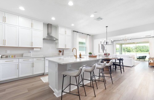 DeBary House | Stylish waterside retreat - springs nearby - pool and gym access - large groups