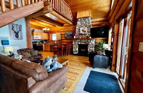Golden Apartment | Beautiful 2BR Wooden Cabin