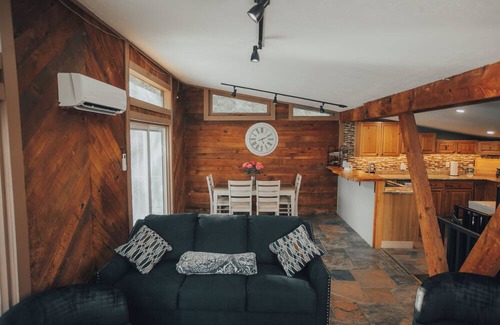 Saugerties Cabin | Umana's Cabin, cozy, comfy, 5+ acres of land