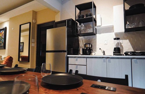 Santurce Apartment | "Dream apt: 8BD, 6BA, parking.