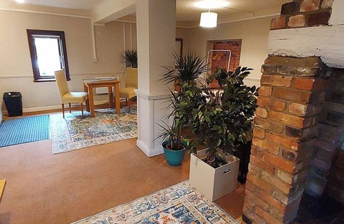 Bedford Apartment | Studio Apartment with outside decking area and countryside views. Pet Friendly