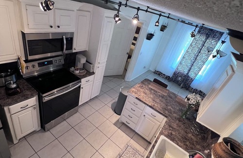 Lubbock House | 3-bedrooms 2 bathrooms, living room , patio house in pleasant Lubbock with AC