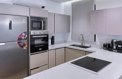 Qurtubah Apartment | bnbme | Modern Apartment + Maid’s Room | 17 min to KAFD