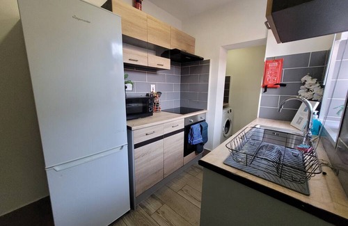 Ipswich House | Central Ipswich Stay: 2-Bed, Courtyard Garden & Work-Friendly