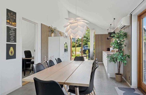 Stubbekobing House | Lakefront Luxury in Kongsnæs Holiday Retreat
