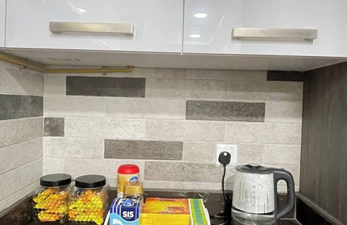 Al Barsha 1 Apartment | Luxurious 1 Bedroom Apartment in Heart of Dubai
