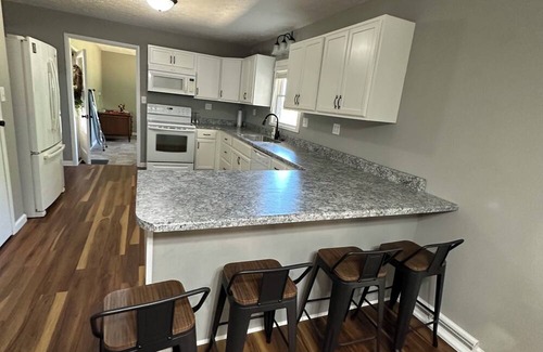 Clay House | Brown’s Bar countryliving Spacious 4 bedroom 3 full bath near Blackford Oaks WMA