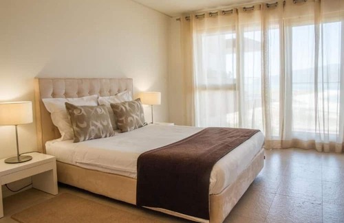 Carvalhal Hotel | Beach Bliss: Spa, Free Parking, Close to Edge Golf Academy - 3 Apts w/ Kitchens
