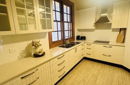 Dubbo House | Tamworth Suite - your Boutique Retreat in Dubbo