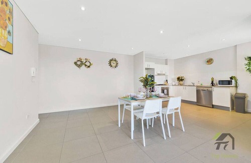 Parramatta Apartment | Parramatta 5-person apartment