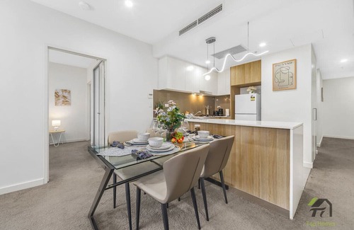 Harris Park Apartment | Parramatta Sunny Urban Nest