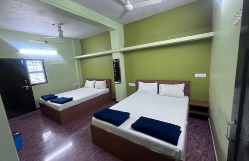 Hireguthi Hotel | Sea Side Budget and Comfort Stay in Gokarna