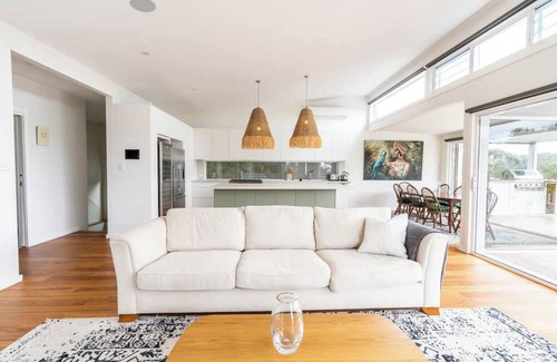 North Narrabeen House | The Lookout - Hamptons Treehouse