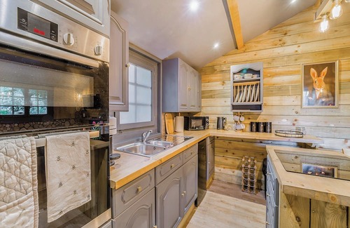 New Forest District Cottage | 1 bedroom accommodation in Ringwood, New Forest
