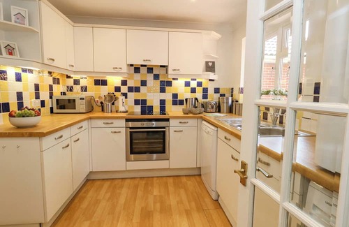 Sandbanks Cottage | CASA AL MARE, pet friendly, character holiday cottage in Sandbanks