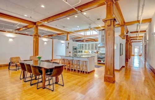 Sheridan House | Main Street Lux Retreat-The New York Store Suite