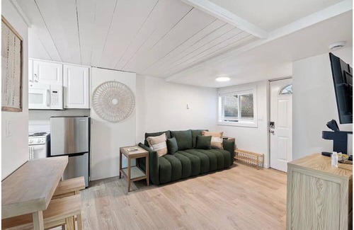 Juanita Apartment | Juanita Bay Cottages B2