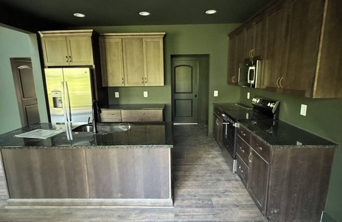 Ranger House | Charming Mountain Home- Gather, Relax, Explore