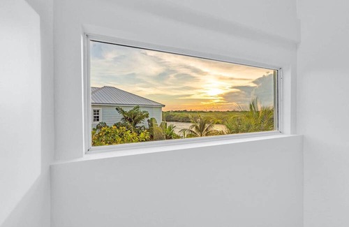 Marathon House | Luxury Home, Oceanfront Views, Private Pool & Dock