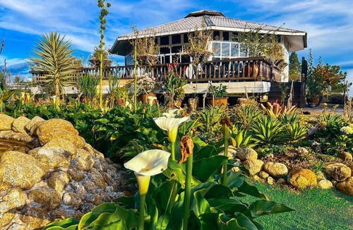 Kundasang Villa | La Cantane Villa in Kundasang offers a spacious villa, with breakfast included