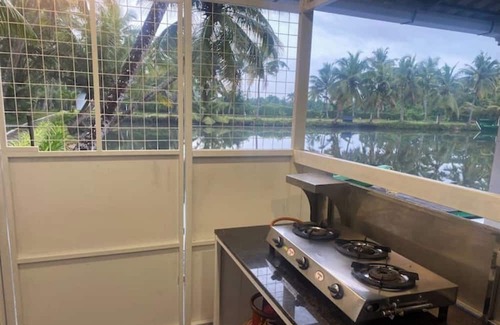 Kumbalangi Apartment | Ann's Aqua stay, Kochi.