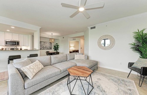 Lakewood Ranch House | Ground Floor Veranda - Lakewood National GC - 2BR + Den + Garage + Driveway