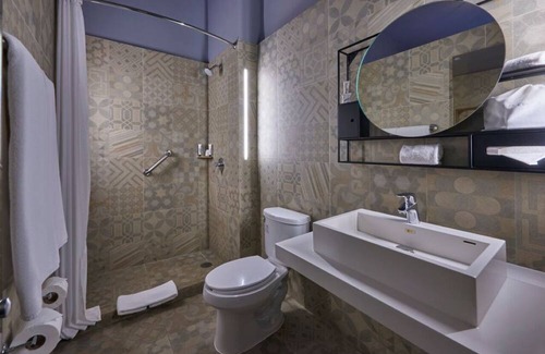 Historic Center Hotel | Modern Centro Suite – Walk to Zócalo, Museums, Great Food & Historic Sights!
