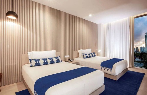 Downtown Cancun Hotel | Marina Access + Spa & Swimming Pool | Steps to Puerto Cancun Shops