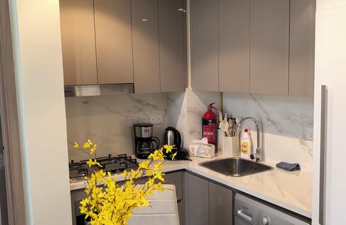 Dubai Apartment | Nice apartment in phenomenal Dubai with fitness room, AC