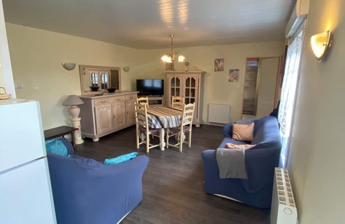 Saint-Amand-les-Eaux Apartment | T2 ground-floor apartment 2.5kms from town center and casino.