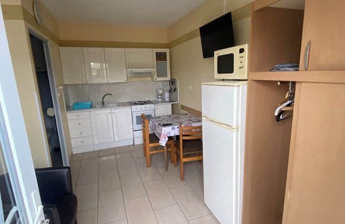 Saint-Amand-les-Eaux Apartment | Ground-floor studio 2.5kms from town center, shops and casino.