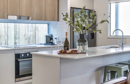 Oxenford House | Dream World Escape 4BR Oxenford - Pool, Gym BBQ