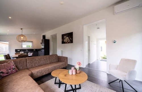 Gasthuis Villa | Schaelsbergerbosch - Fireplace & Garden Shed