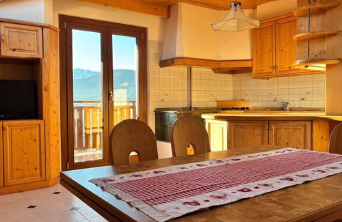 Fondo Apartment | Apartment 'Holzsuite' with Mountain View, Balcony and Wi-Fi