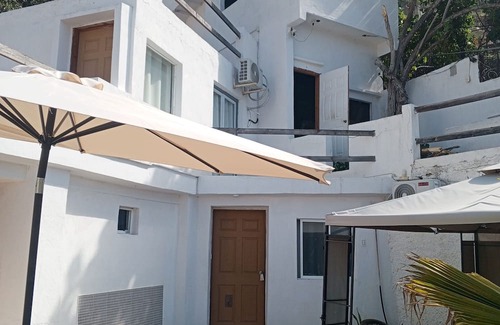 Catia La Mar Hotel | Hotel 10 minutes from the airport shuttle airport 24 hours breakfast included