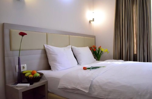 Centar Hotel | Explore Skopje’s Iconic Attractions from a Modern Room with Free Breakfast