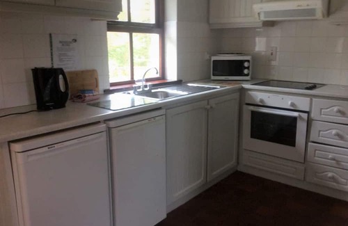 Ardnatrush Cottage | Ardnagashel Est No 8 - a two story that sleeps 6 guests in 3 bedrooms
