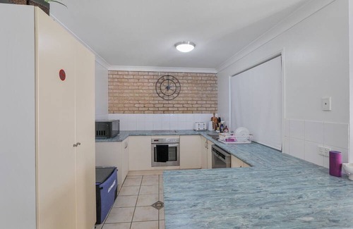 Amity Point House | The location couldn’t be more convenient