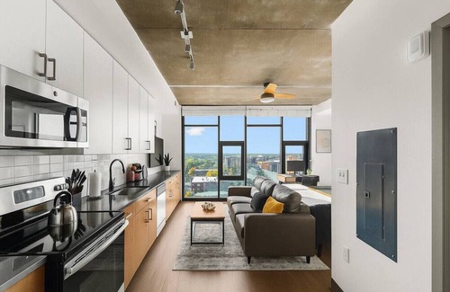 Five Points South Apartment | Bright + Airy Studio | Perfect City Escape 7