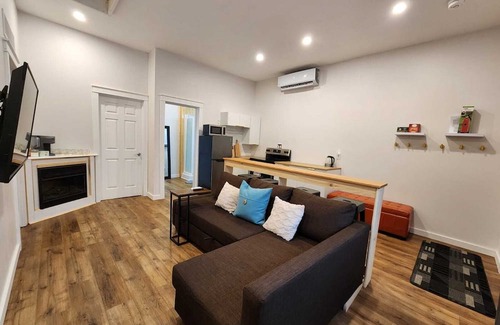 Belleville House | Cozy Oasis