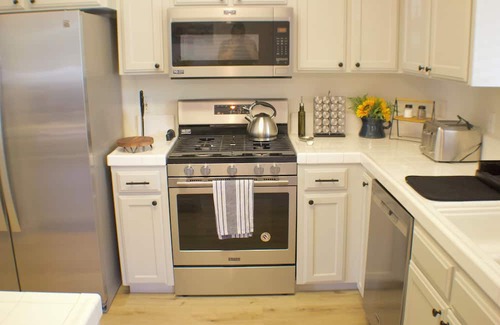 Exeter House | Charming 3-bedroom house in pleasant Exeter. Near the Sequoias.