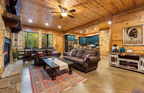 Broken Bow Cabin | ATL Cabin in the woods, Play Pool, Outdoor Play-Set