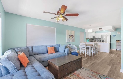 Gulf Shores House | Full Duplex - Prime Spot! Walk to Beach, Shops