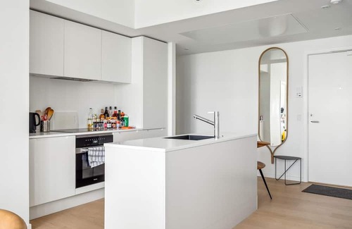 Sydhavnen Apartment | Luxury Apt with Harbor Views