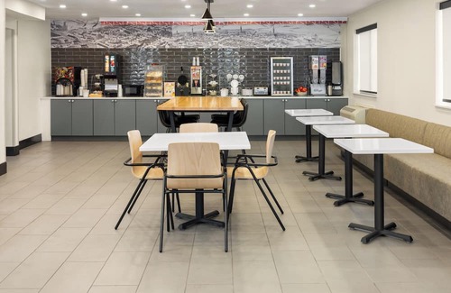 York Hotel | Clean 1 King-Bed Room in York just off I-83 Hershey