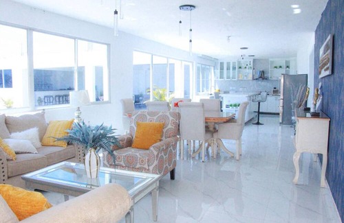 San Cristobal Villa | Private Villa w Pool & BBQ Up to 25 Guests