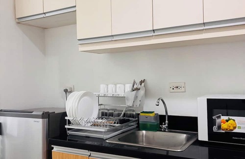 Iloilo Condo | Peaceful Escape with City Convenience