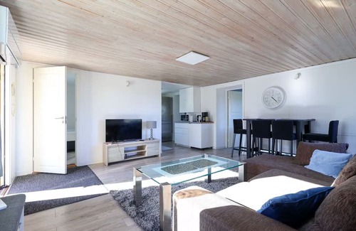 Molnlycke Apartment | 3 Villas 16 Beds-All-Inc- ALL INC - Views - city