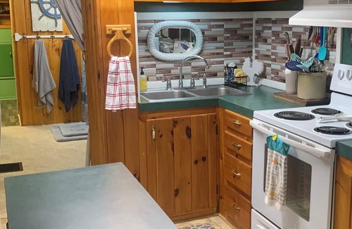 Camptown House | 2-bedroom home. Very spacious with creek access and fire pit. Close to game land